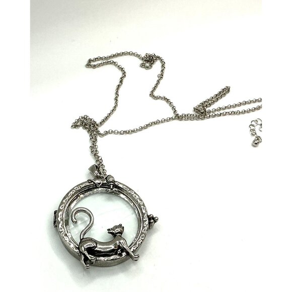 Silver Cat Design Magnifying Glass Pendant Necklace - Picture 5 of 10